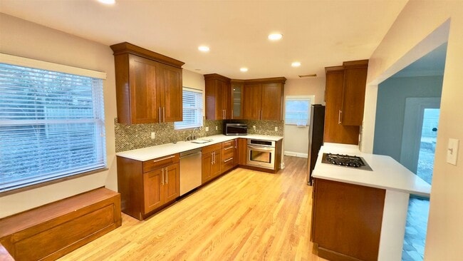 Photo - 5209 Walnut Grove Rd House