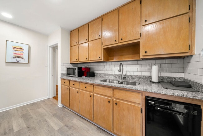 Building Photo - 711 Campbell Cir