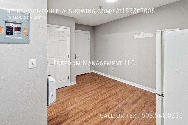 Building Photo - 65 Main St