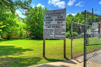 Building Photo - 11552 Persimmon St