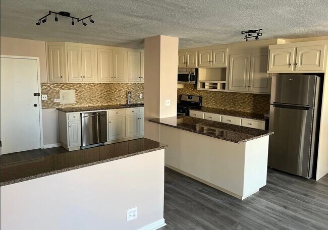 Foto del edificio - 2211 S Stewart Ave