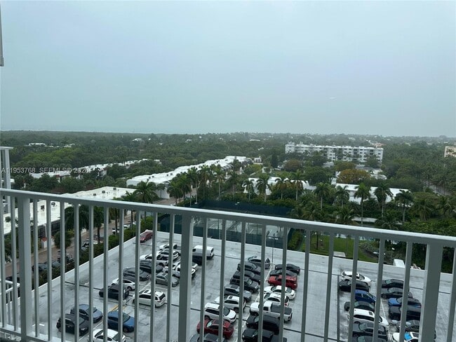 Foto del edificio - 881 Ocean Dr