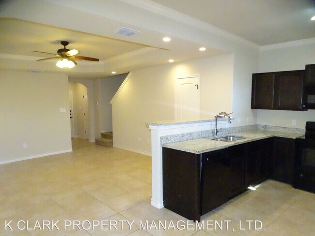 Foto del edificio - 3 br, 2.5 bath House - 7038 LAKEVIEW DR #102