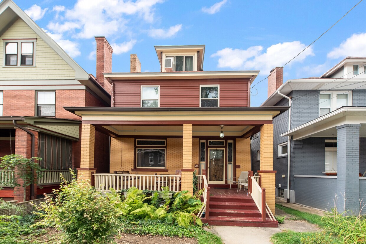 Primary Photo - 576 Celeron St