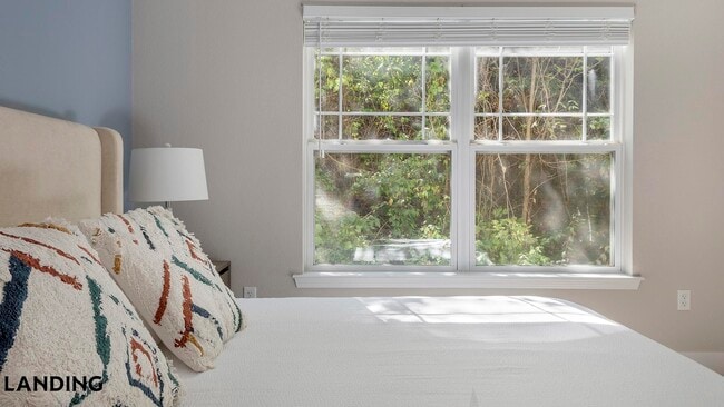 Building Photo - 400 Legends Terrace Dr