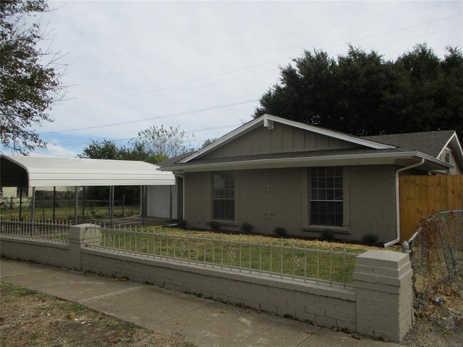 Foto del edificio - 6430 Cinnamon Oaks Dr