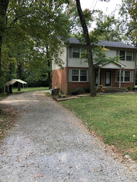 Primary Photo - 1527 Graybar Ln