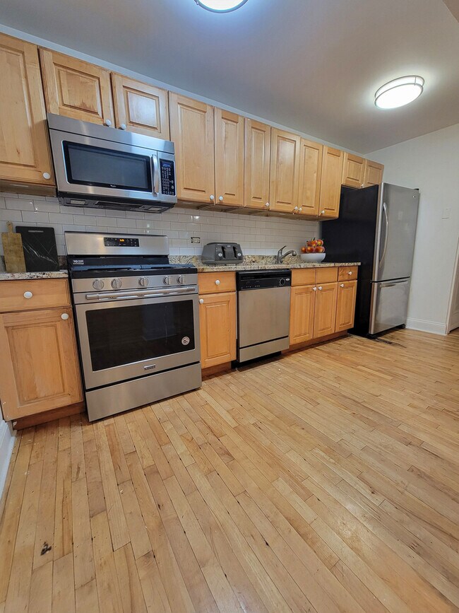 Foto del edificio - 2544 N Burling St