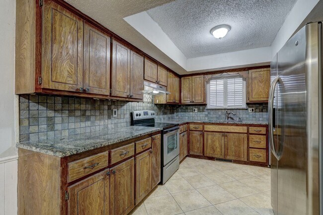 Building Photo - 3 bed 2 bath home in Moore, Ok