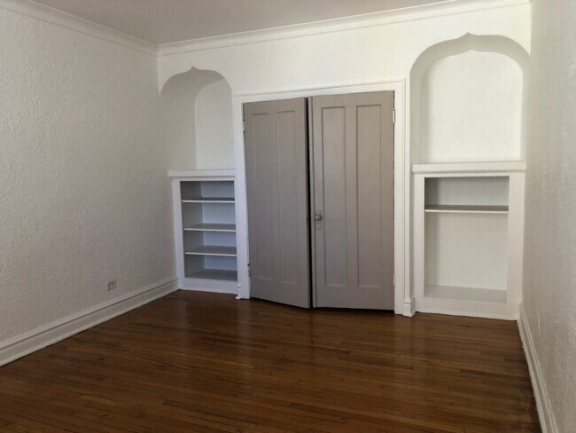 Foto del edificio - 3041 W George St