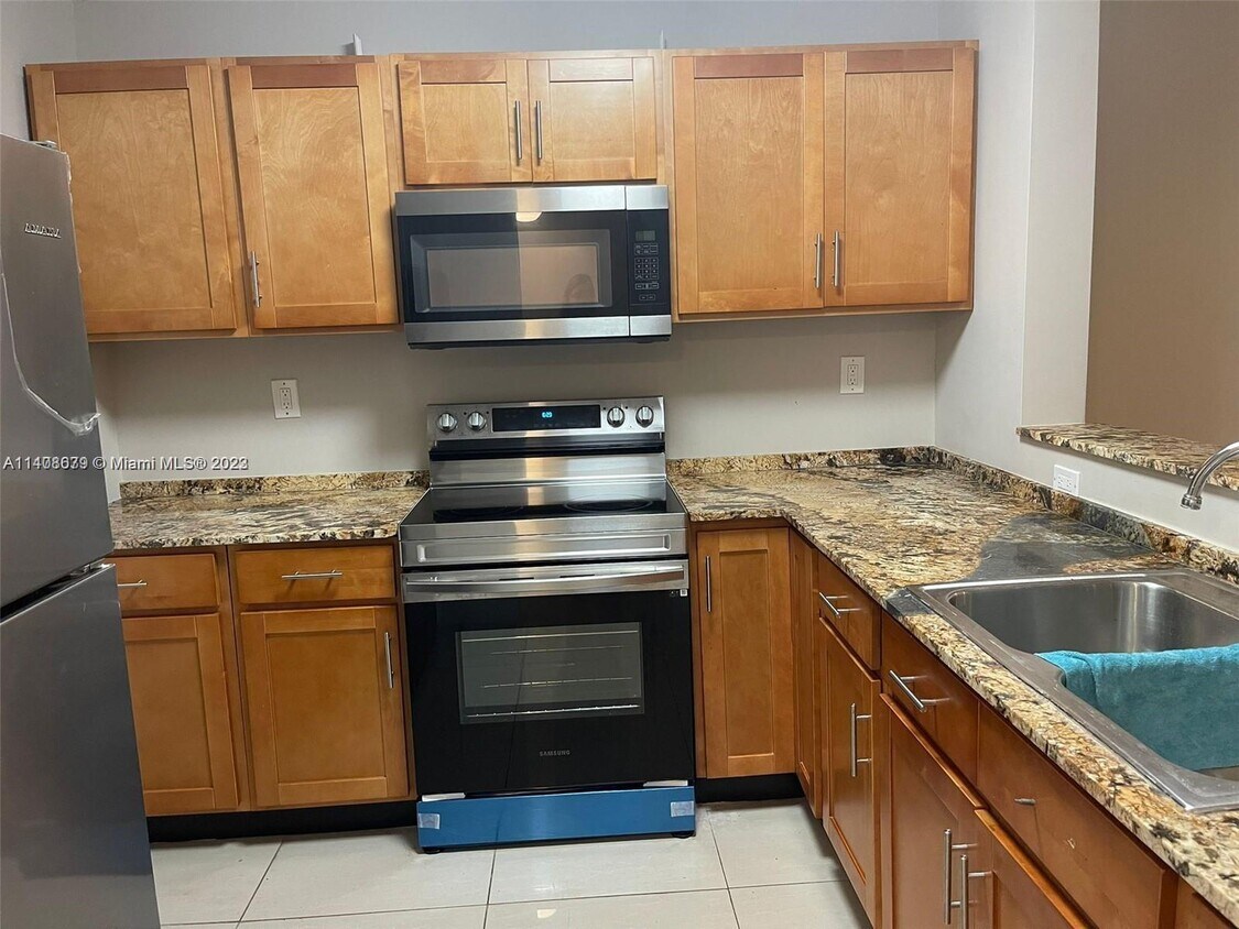 Foto principal - 15201 NE 6th Ave