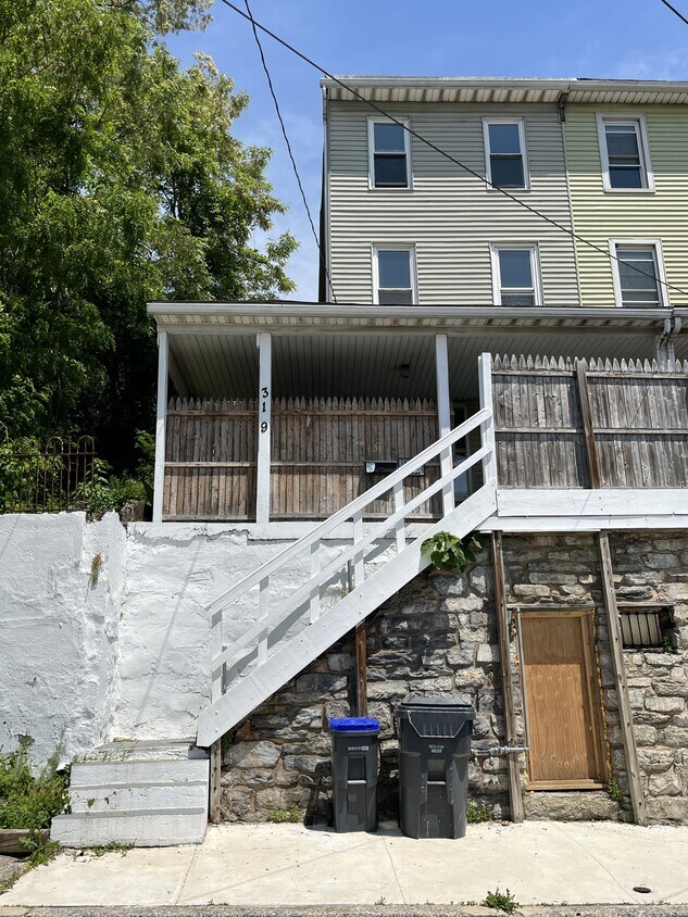 Primary Photo - 319 S 3rd St