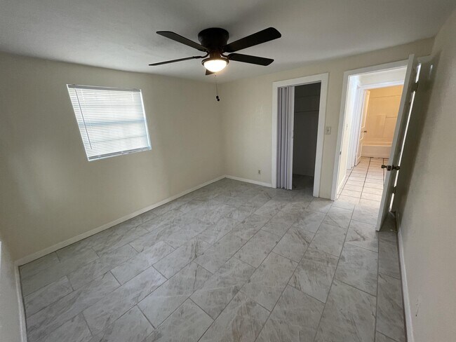 Foto del edificio - 2405 Everett St