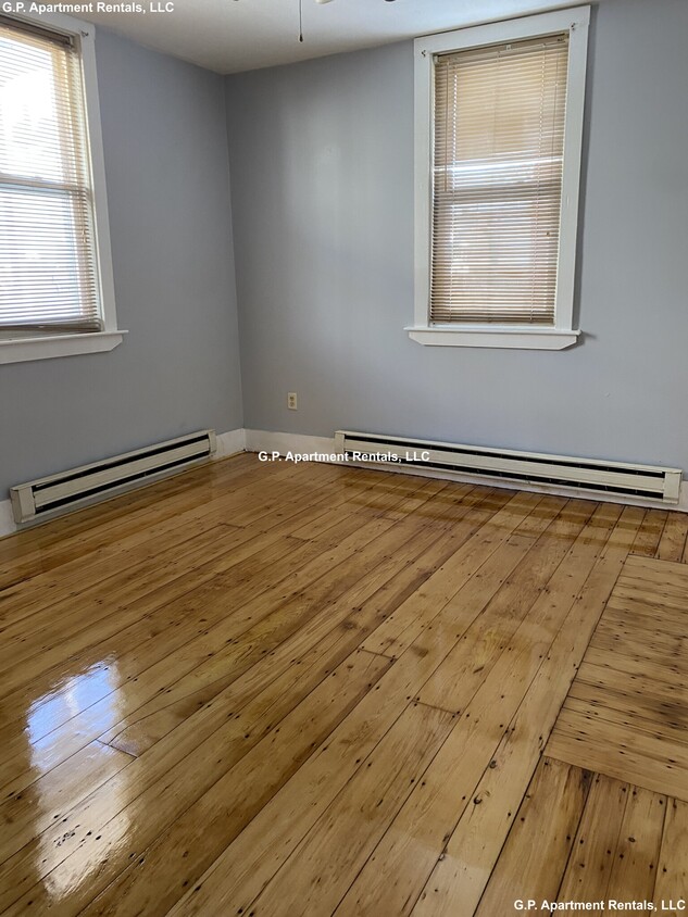 Primary Photo - 35 Otis St