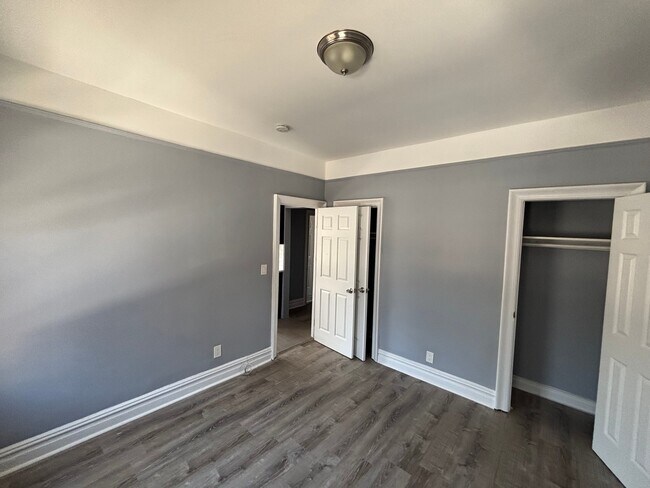 Foto del edificio - 141 Duncan Ave