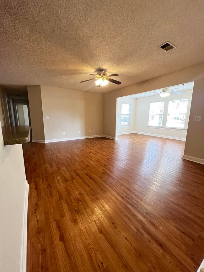 Building Photo - 4386 Daphne Ln