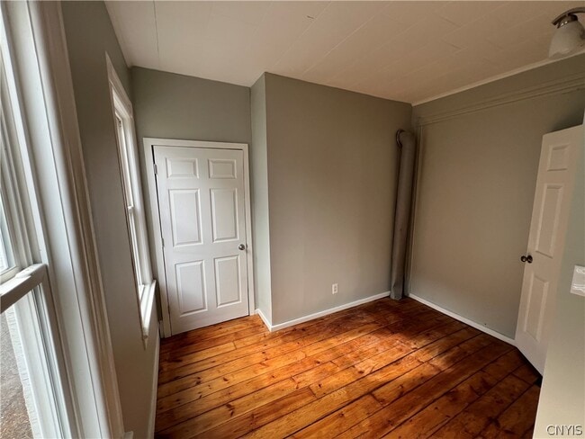 Building Photo - 108 5th Ave