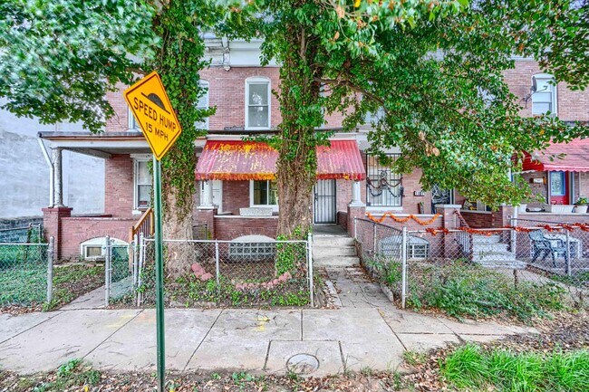 Building Photo - 1113 Ashburton St
