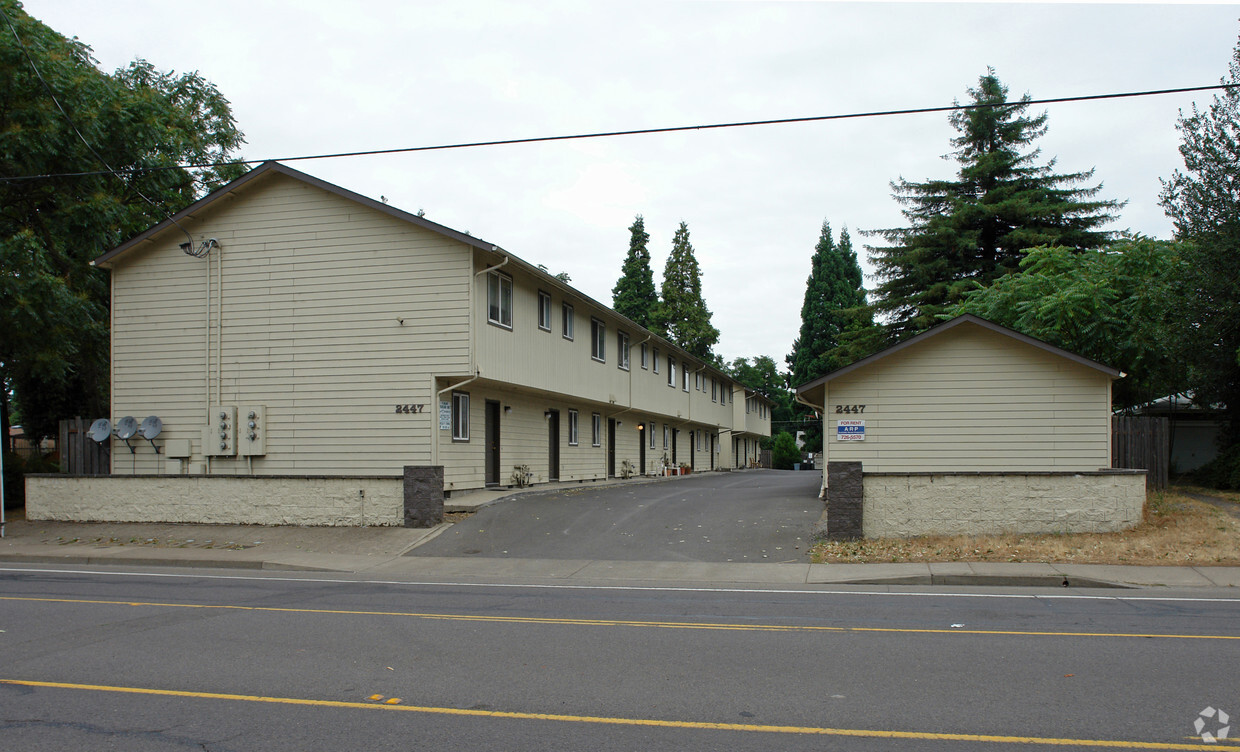 Building Photo - Roosevelt Townhomes