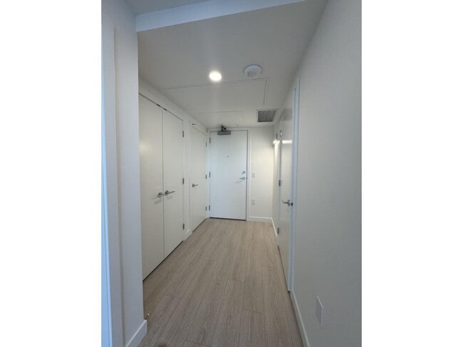 Building Photo - 13675-1107A 107A Ave