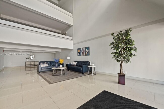 Building Photo - 303 Racquet Club Rd