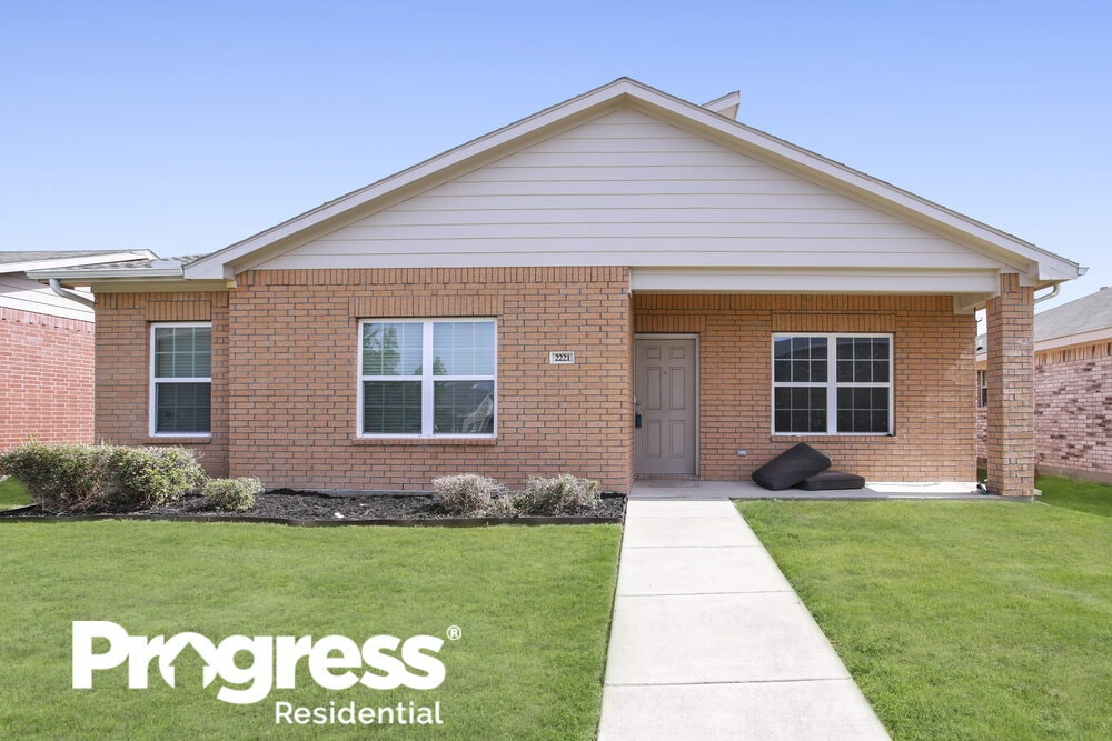 2221 Montrose Ln, Lancaster, TX 75134 House Rental in Lancaster, TX