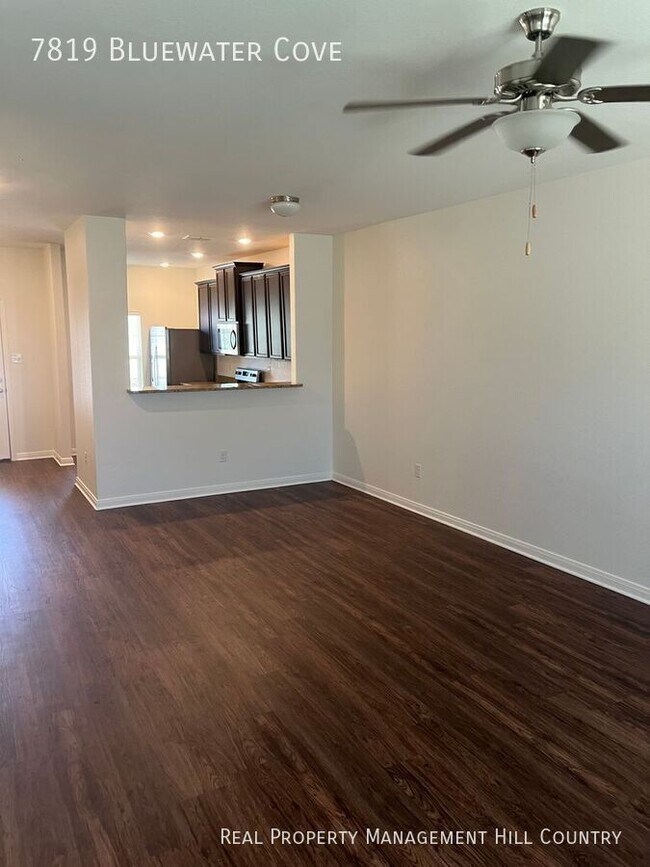 Foto del edificio - 7819 Bluewater Cove