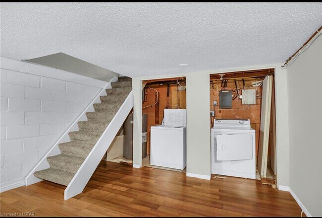 Building Photo - 1090 Kipps Ln