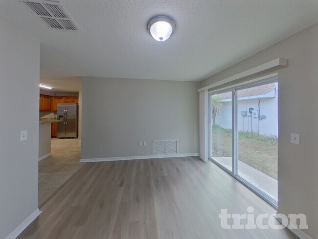 Building Photo - 10330 Summerview Cir