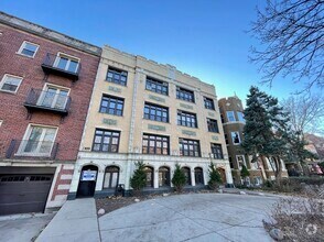 Building Photo - 1127 W Farwell Ave
