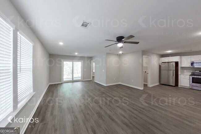 Building Photo - 158 Cottage Grove Rd