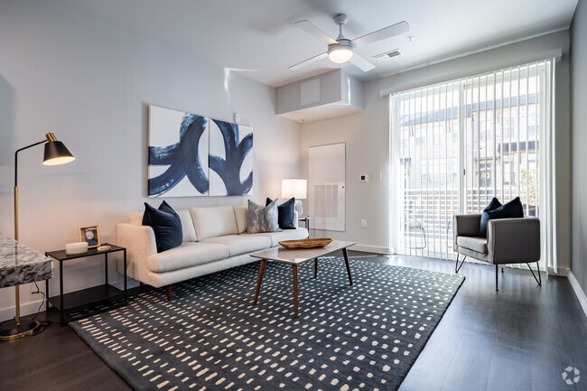 1BR, 1BA - 708SF - Avondale Hills