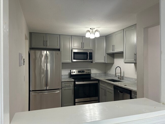 Building Photo - 380A Great Rd