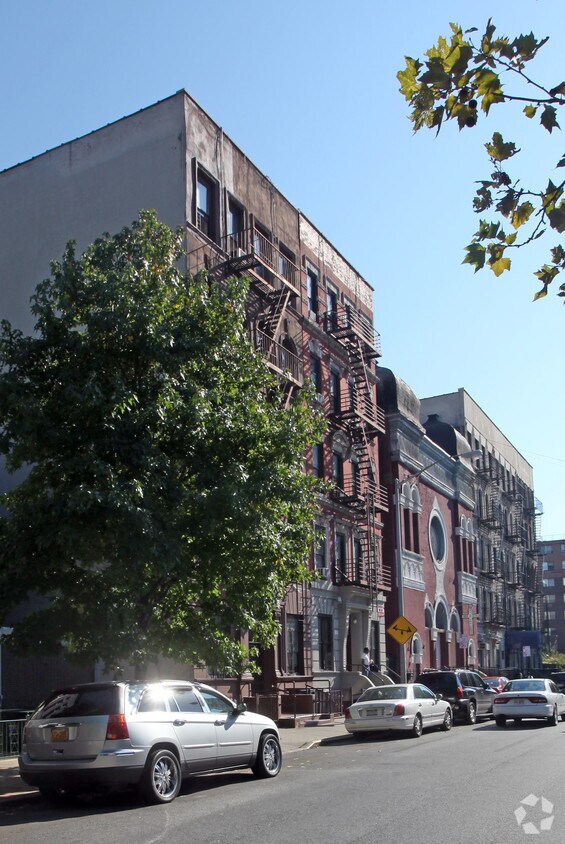Building Photo - 27 W 118th St