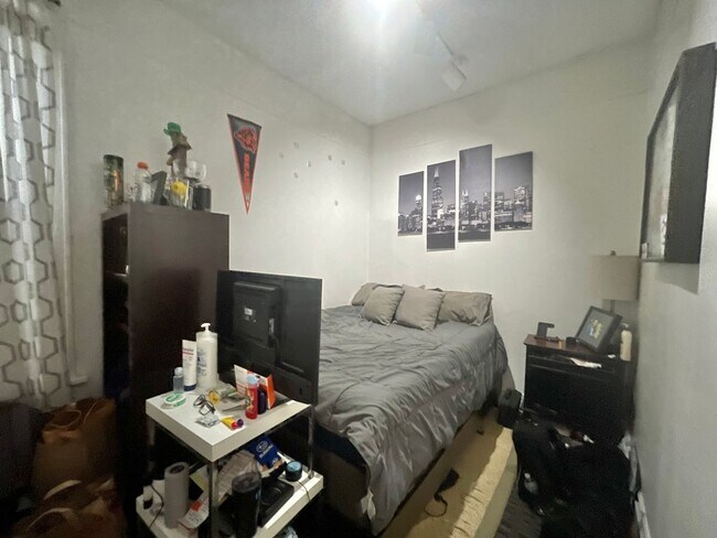 Foto del edificio - 2841 N Racine Ave