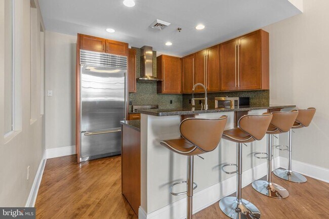 Building Photo - 410 Shurs Ln