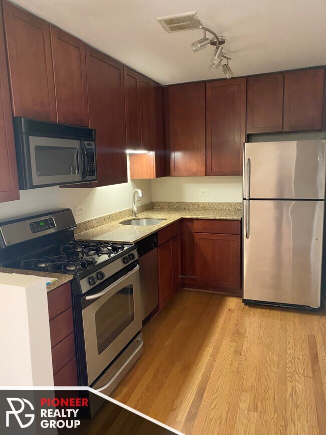 Foto del edificio - 630 W Wrightwood Ave