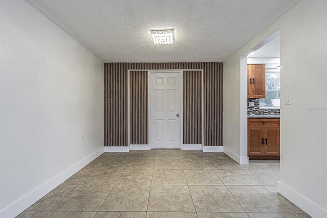 Foto del edificio - 5631 Riddle Rd