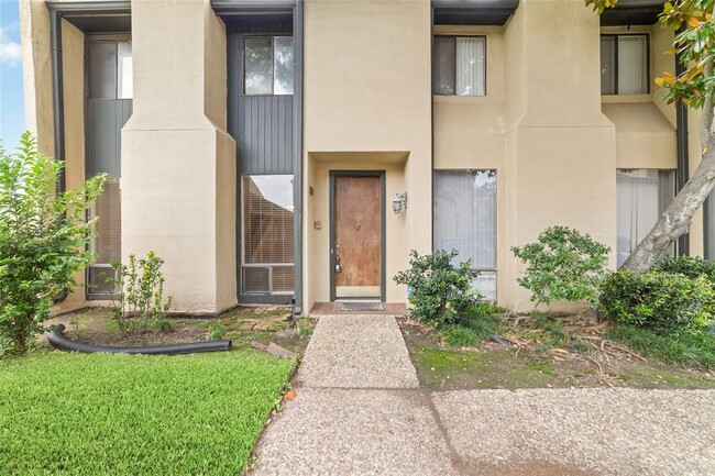 Building Photo - 1116 Bering Dr