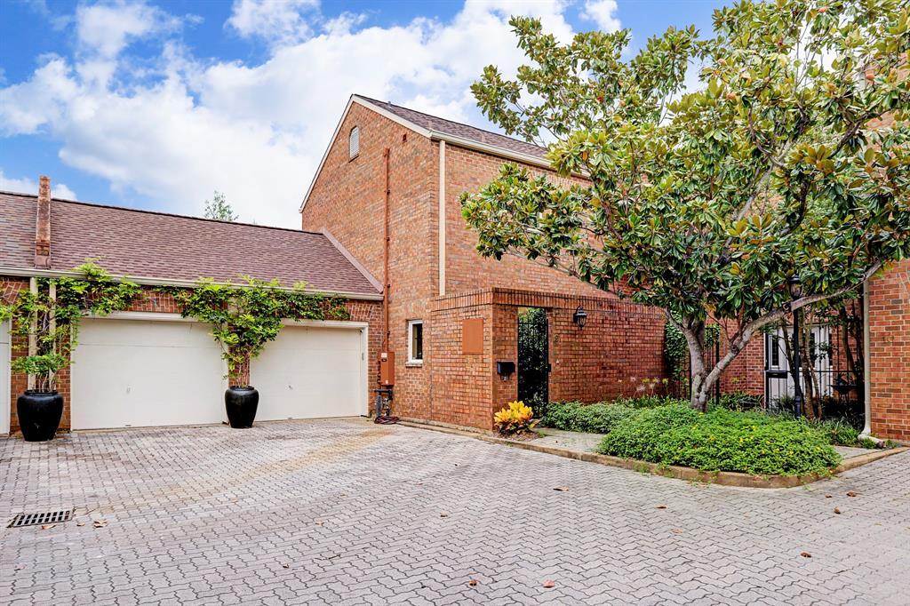 Foto principal - 6700 Belmont St