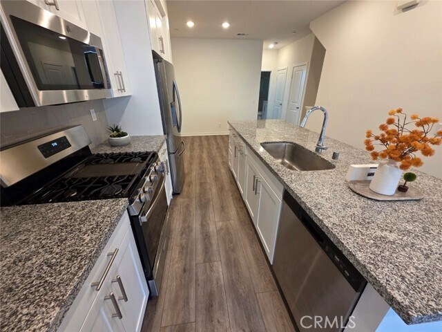 Foto del edificio - 22222 Poppy Ct