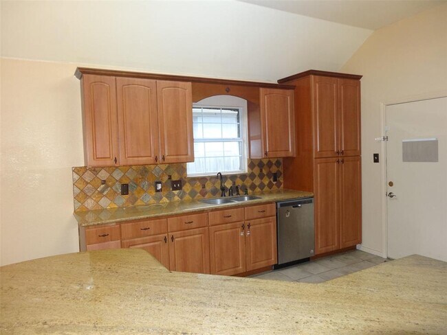 Foto del edificio - 34602 Lake Side Dr