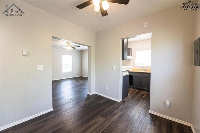 Foto del edificio - 2172 Ave L