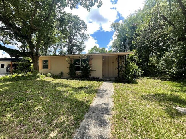 Foto del edificio - 1324 Whitewood Dr