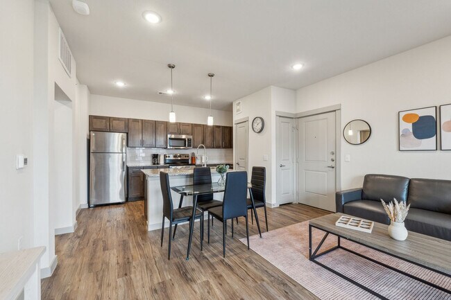 Foto del edificio - 2051 Mayfield Pkwy