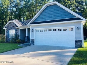 Building Photo - 713 Kiesee Dr