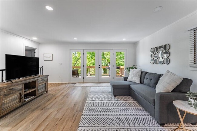 Building Photo - 8 Coverack Ln