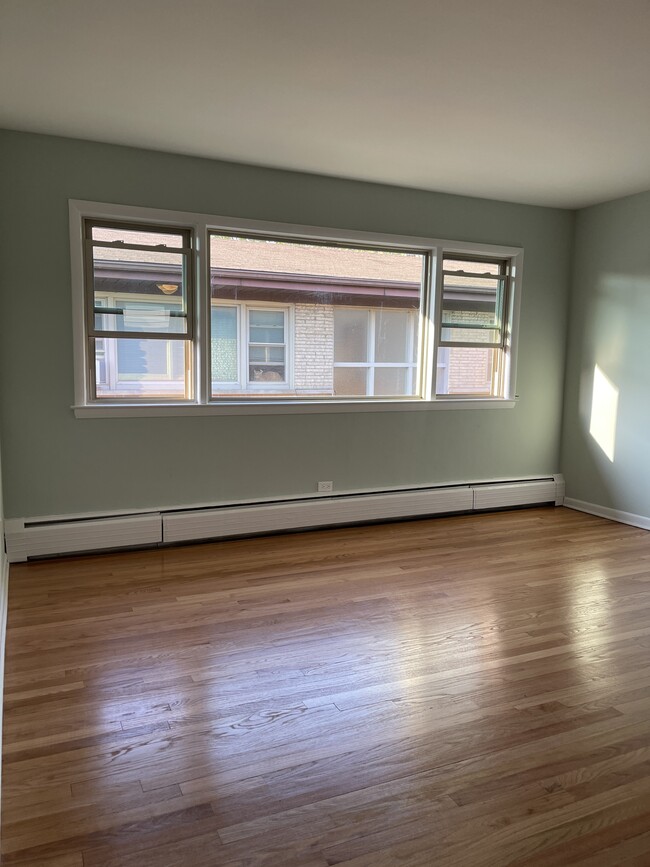 Building Photo - 839 Lathrop Ave