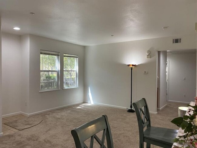 Building Photo - 2 bedroom in San Pablo CA 94806