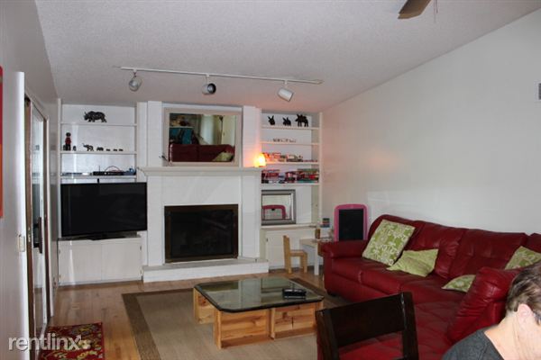 Building Photo - 1203 Adams Dr